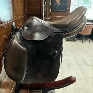 17” Dover Circuit Saddle